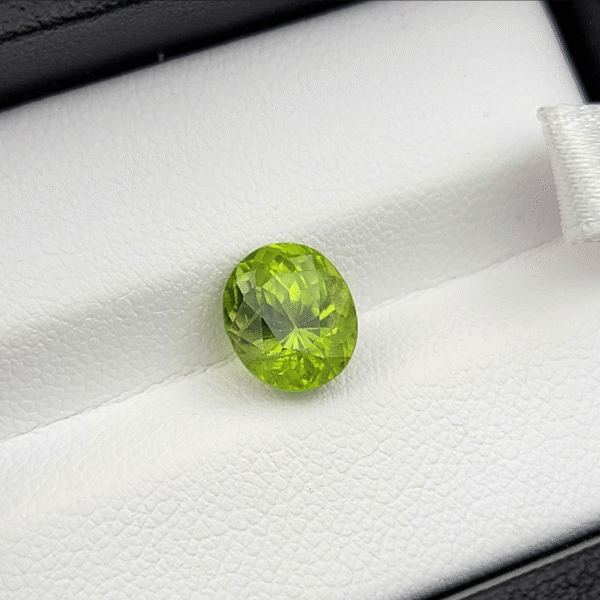 2.64 Carat Natural Peridot – Vivid Green Gemstone from Kohistan, Pakistan | Untreated & Genuine
