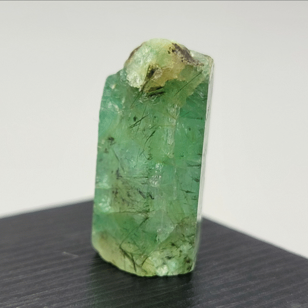 Natural Emerald Specimen – 39.81 Carats – Pakistan (Chitral Origin) – Untreated Collector’s Gemstone