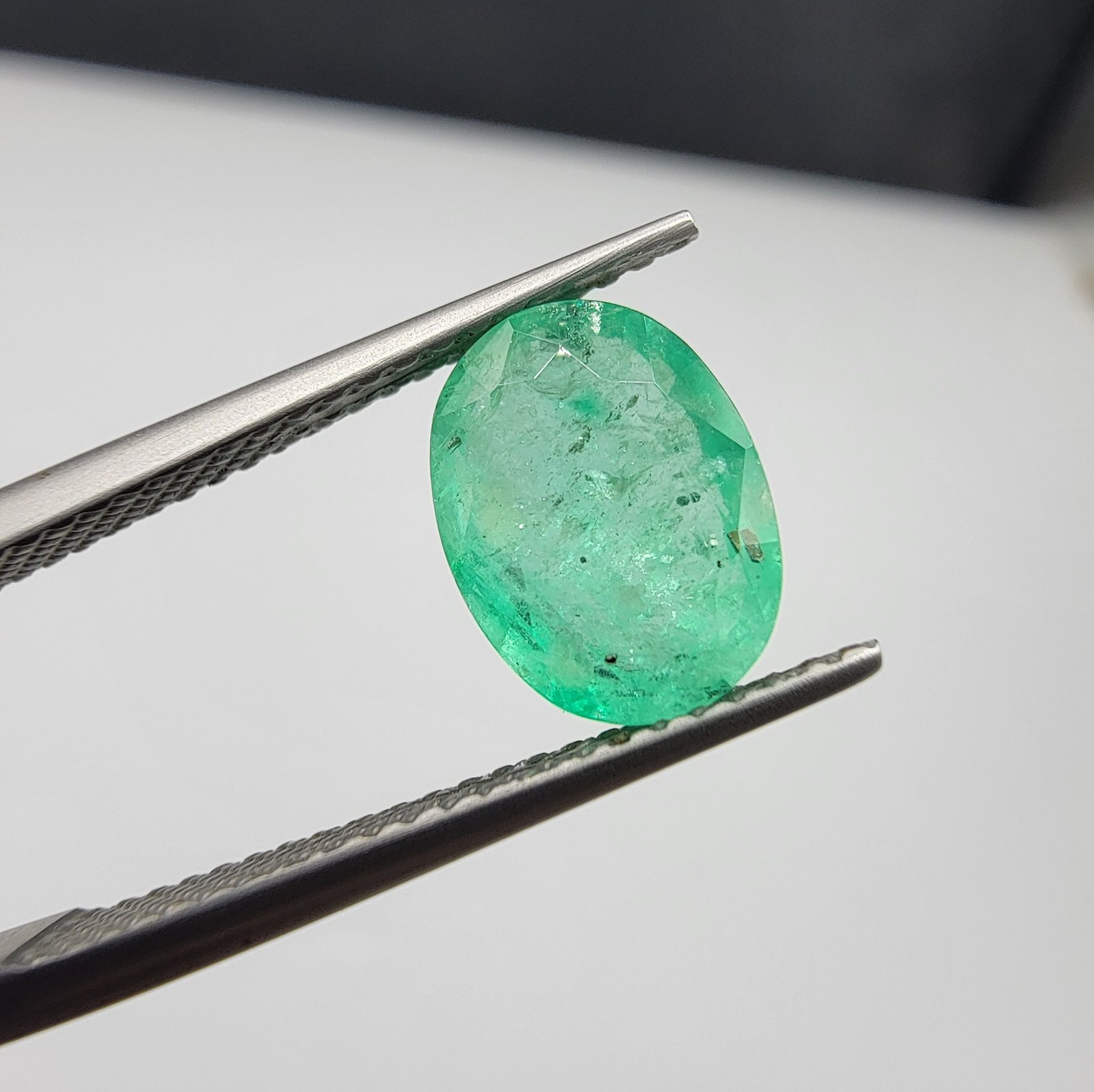 Natural Emerald (Panna) – Symbol of Prosperity and Wisdom | Price in Karachi & Pakistan Natural Emerald (Panna)
