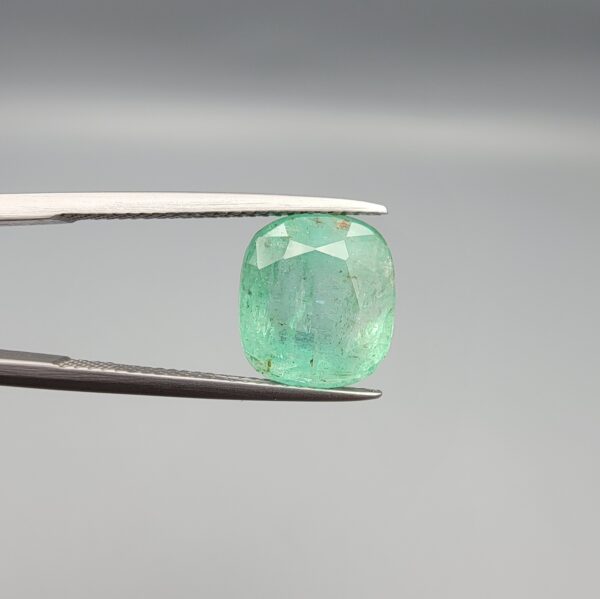 Natural Emerald (Panna/Zamrud) – Weight 6.05 Carat – Origin Chitral Valley – Pakistan