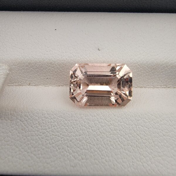 Natural Peach Topaz – Weight 5.92 Carat – Origin Katlang Valley (Pakistan)