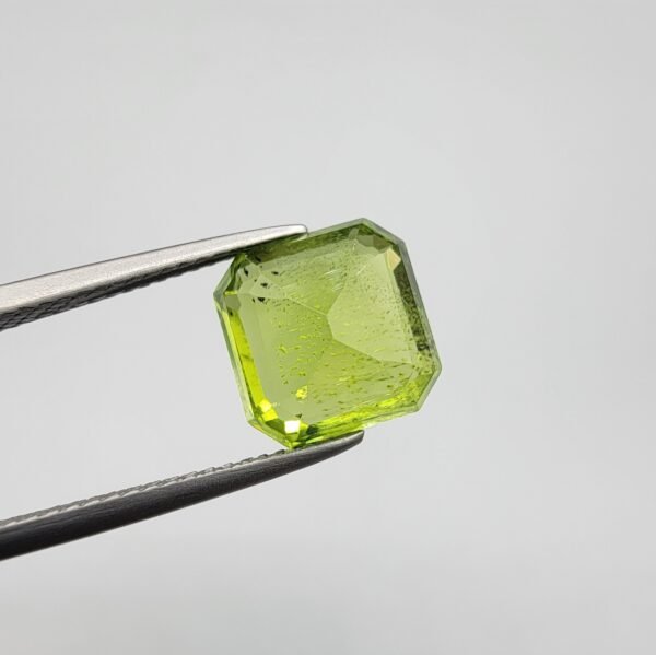 Natural Peridot – 5.04 Carat – Origin Kohistan Valley (Pakistan) – Cushion Cut Gemstone with Beautiful Inclusions