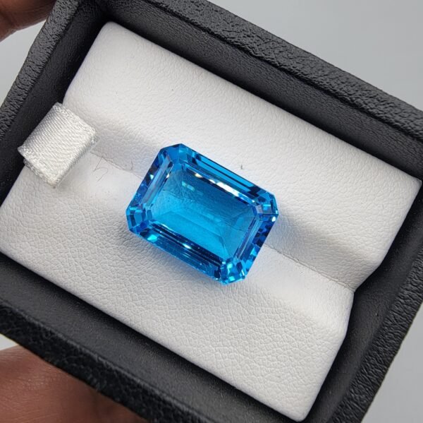 Natural Swiss Blue Topaz – 17.28 Carat – Rectangular Cut – 100% Clean & Inclusion-Free Gemstone