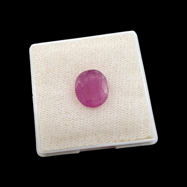 Natural ruby gemstone, 3.05 carat, oval cut, Afghanistan origin (Kabul), rich pinkish red color.