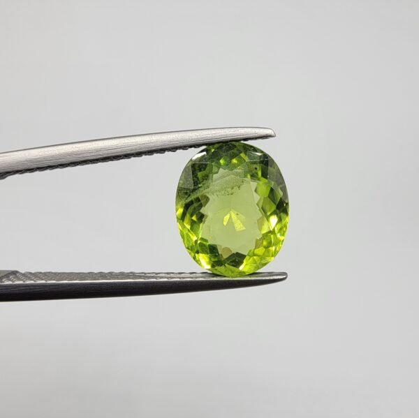 Natural Peridot (Zabarjad) – 2.45 Carat – Origin Kohistan Valley (Pakistan) – Oval Cut Gemstone with Beautiful Natural Inclusions
