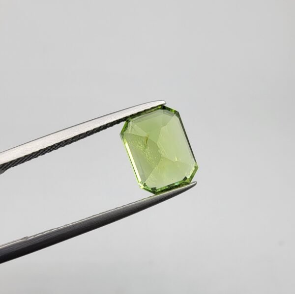 Natural Peridot (Zabarjad) – 3.74 Carat – Origin Kohistan Valley (Pakistan) – Oval Cut Gemstone with Beautiful Natural Inclusions