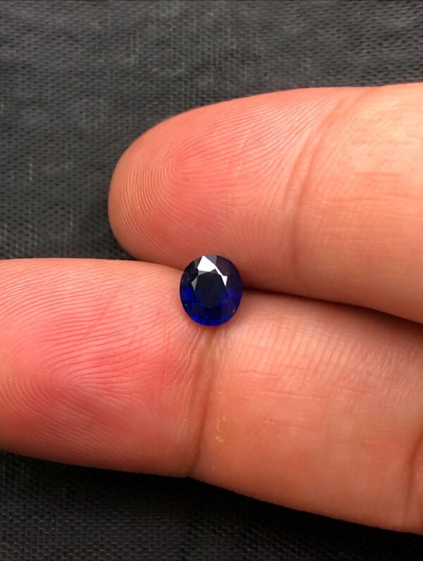 Natural Royal Blue Sapphire – 0.82 Carat – Ceylon (Sri Lanka) Origin – Oval Shape