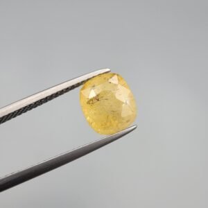 Natural Yellow Sapphire (Pukhraj) 3.62 carat unheated untreated gemstone from Sri Lanka (Ceylon)