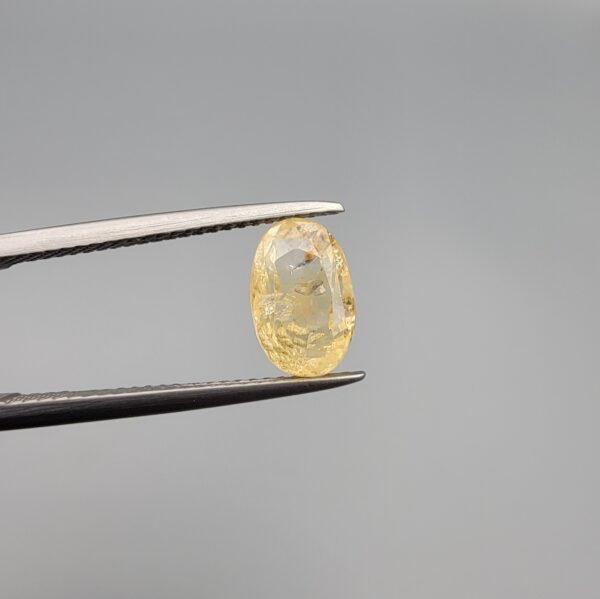 Natural Yellow Sapphire (Pukhraj) 2.95 carat unheated untreated gemstone from Sri Lanka (Ceylon)
