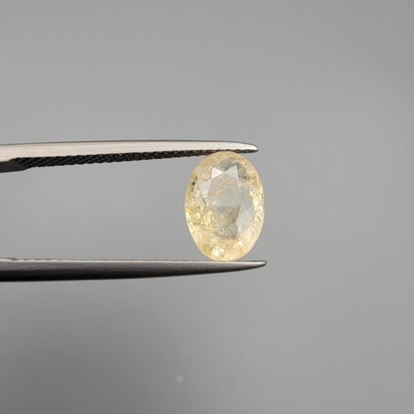 Natural Yellow Sapphire (Pukhraj) – Weight 2.67 Carat – Srilanka (Ceylon) Origin – Unheated & Untreated