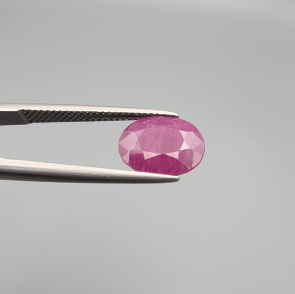 Natural Ruby (Yaqoot) – Weight 4.15 Carat – Mozambique Origin – GGI Laboratory Certified & Unheated