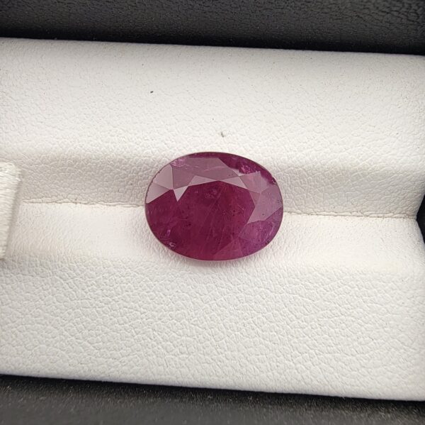 Natural Ruby (Yaqoot) – Weight 7.68 Carat – Mozambique Origin – GGI Laboratory Certified & Unheated