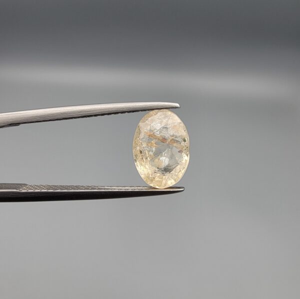 Natural Yellow Sapphire (Pukhraj) – Weight 2.67 Carat – Srilanka (Ceylon) Origin – Unheated & Untreated