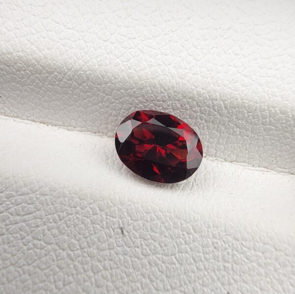 Natural Garnet – Weight 1.52 Carat – Origin Madagascar – Oval Cut | Deep Red | Brilliant Gemstone