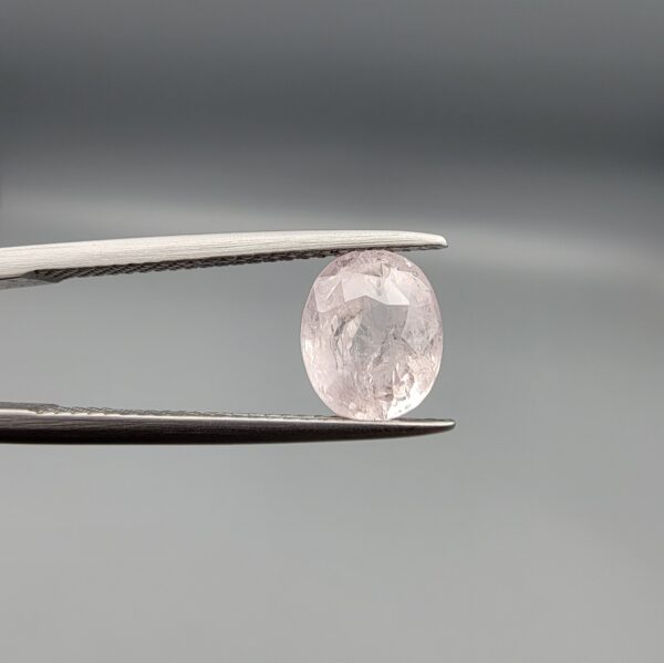 Natural Pink Sapphire – 2.52 Carat – Ceylon (Sri Lanka) – Oval Shape – Unheated Untreated