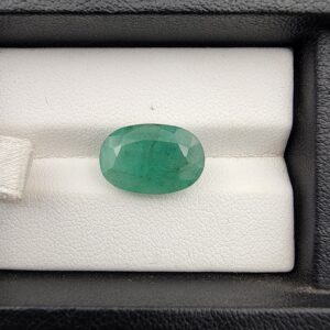 Gemstone: Natural Emerald (Panna/Zamrud) Weight: 6.47 Carats Shape & Cut: Oval, Faceted Color: Soft, Even Green Origin: Zambia Clarity: Natural Jardin Inclusions Present (Confirms Authenticity) Use: Statement Rings, Pendants, Vedic Astrology (Mercury/Budh Stone) Rarity: Large Size, Genuine Natural Color