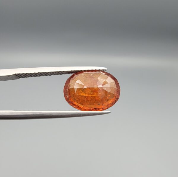 Natural honey-amber Hessonite Garnet Gomed oval cut gemstone 6.12 carat, untreated with natural inclusions
