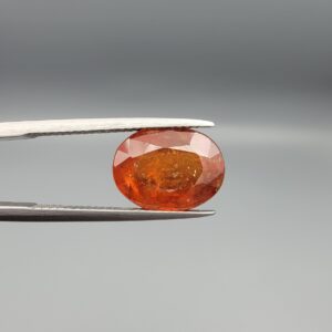 Natural honey-amber Hessonite Garnet Gomed oval cut gemstone 6.12 carat, untreated with natural inclusions