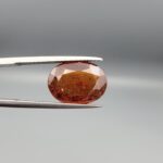 Natural honey-amber Hessonite Garnet Gomed oval cut gemstone 7.74 carat, untreated with natural inclusions