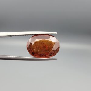 Natural honey-amber Hessonite Garnet Gomed oval cut gemstone 7.74 carat, untreated with natural inclusions