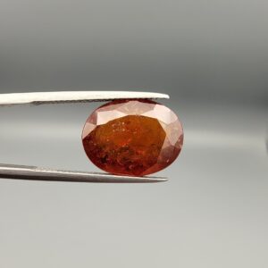 Natural honey-amber Hessonite Garnet Gomed oval cut gemstone 10.56 carat, untreated with natural inclusions