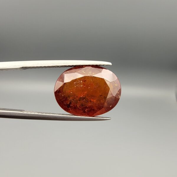 Natural honey-amber Hessonite Garnet Gomed oval cut gemstone 10.56 carat, untreated with natural inclusions