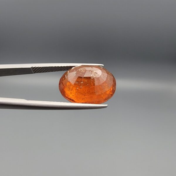 Natural honey-amber Hessonite Garnet Gomed oval cut gemstone 13.07 carat, untreated January birthstone