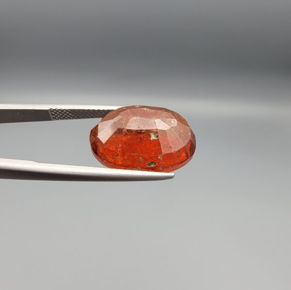 Natural honey-amber Hessonite Garnet Gomed oval cut gemstone 15.38 carat, untreated January birthstone